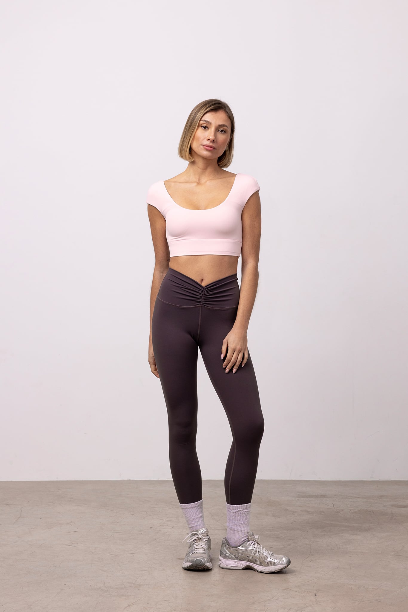 Latte Scrunch Pants Dark Grey